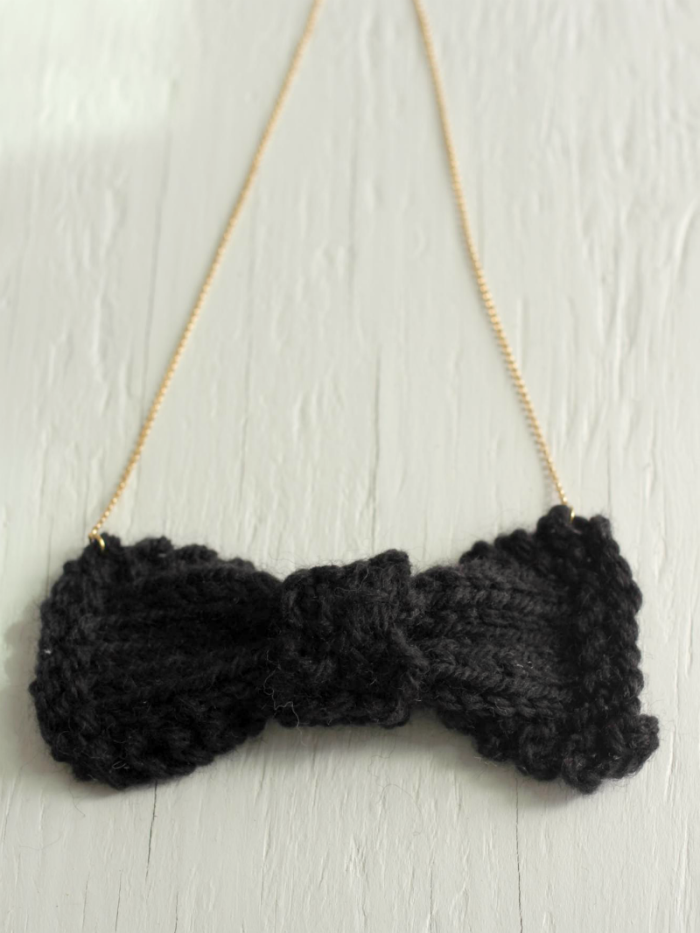 handknit bow necklace