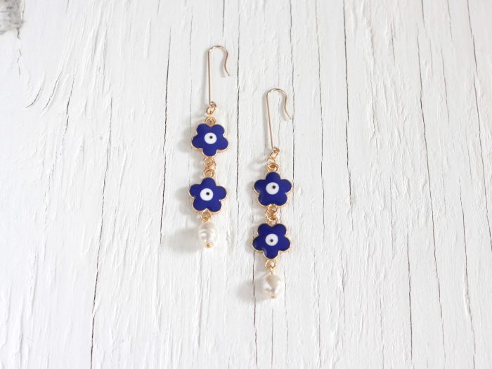 Blue daisy pearl dangle earrings
